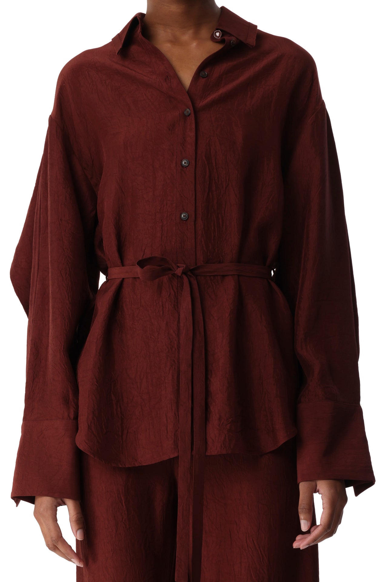 BELTED CRINKLED SATIN OVERSIZE BUTTON-UP view 4