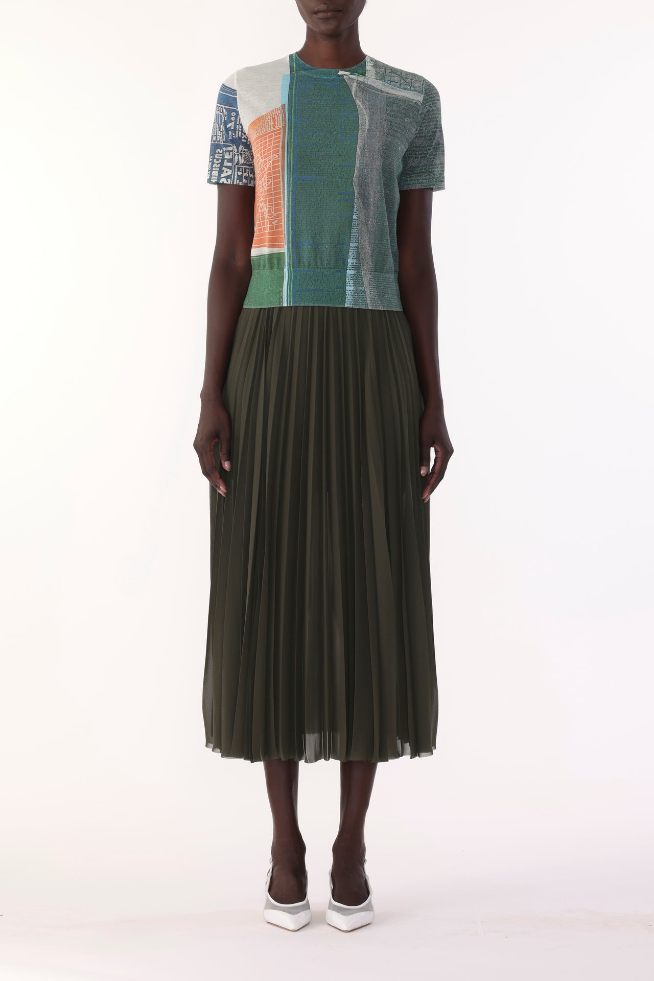 SHORT SLEEVE KNIT TOP WITH PLATTER ARTWORK BY ROBERT RAUSCHENBERG view 2