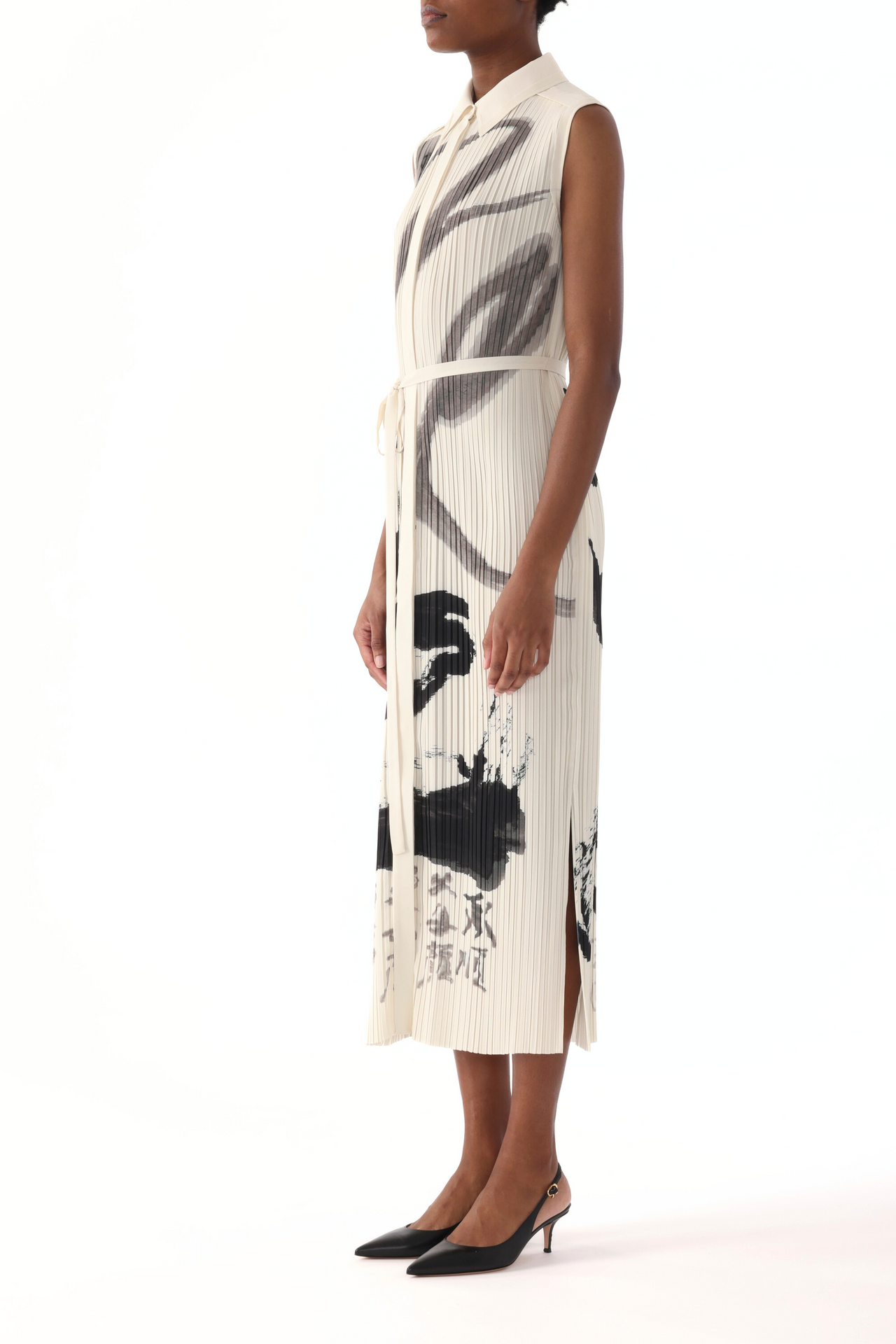 PLEATED SLEEVELESS SHIRTDRESS WITH ARTWORK BY TONG YANG TZE view 3
