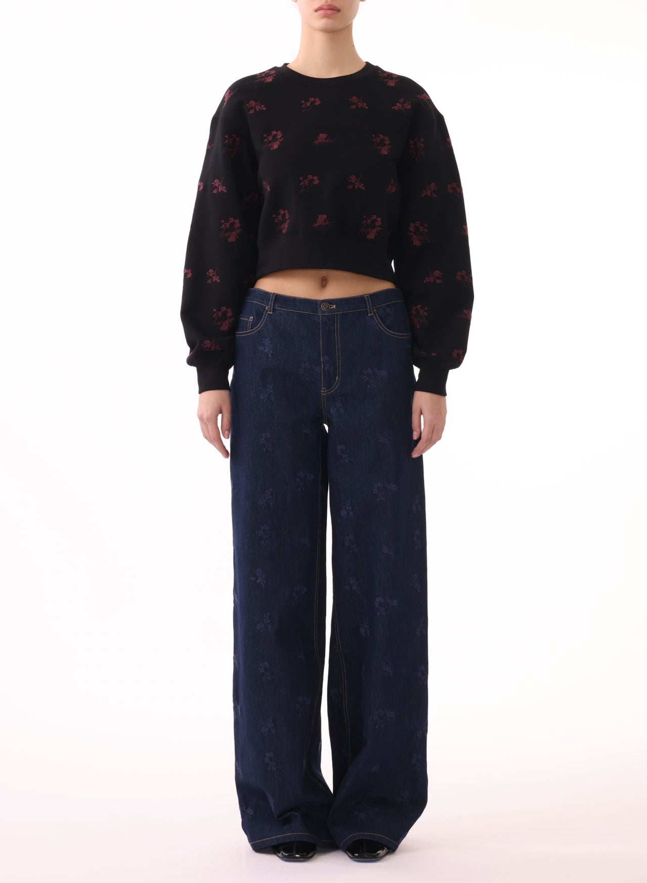 LONG SLEEVE SWEATSHIRT W/ FLORAL EMBROIDERY view 2